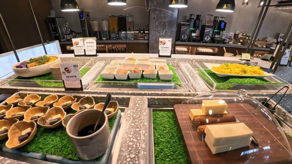 煙波花時間中島甜點區，種類豐富