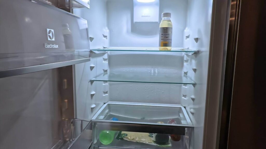 煙波花時間廚房提供的冷藏冷凍冰箱