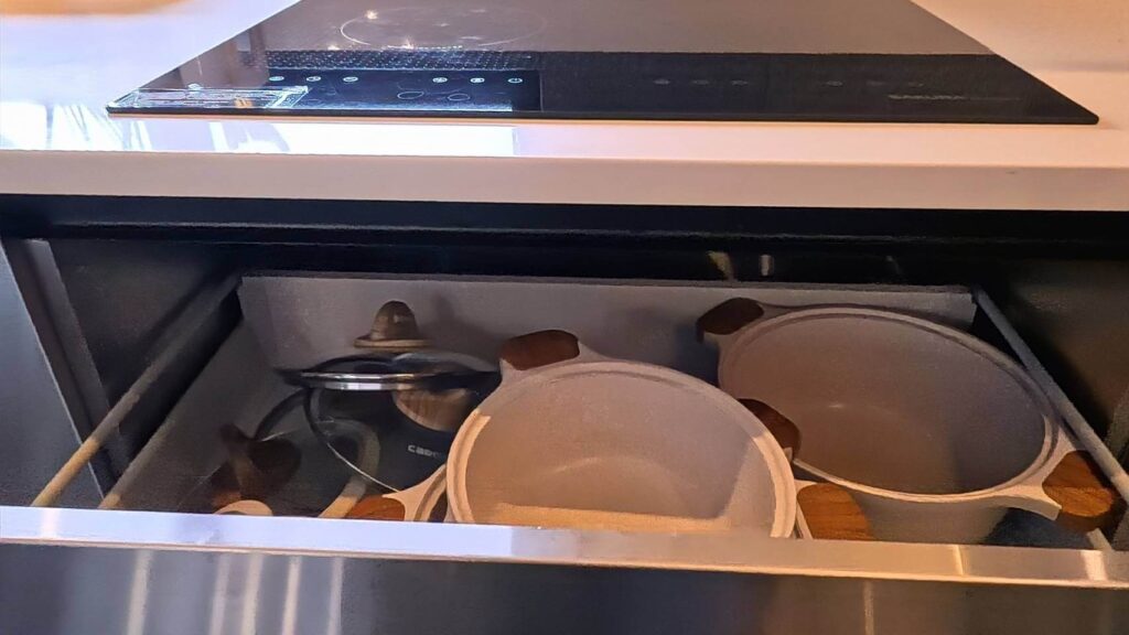 煙波花時間廚房提供的鍋具