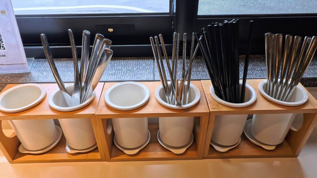 煙波花時間廚房提供的餐具