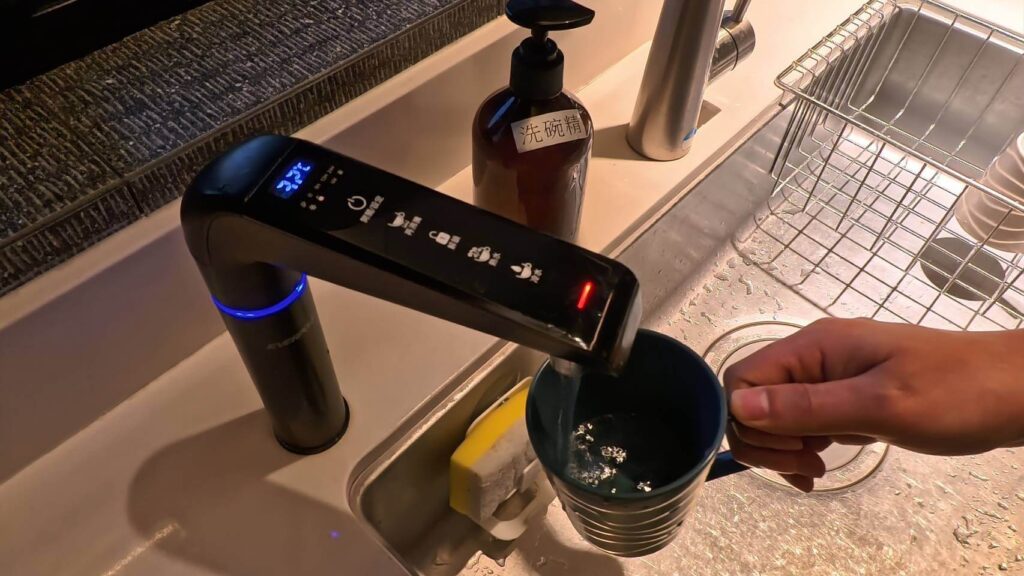煙波花時間廚房的UV觸控飲水機