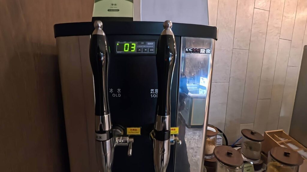 煙波花時間餐廳提供的氣泡飲機