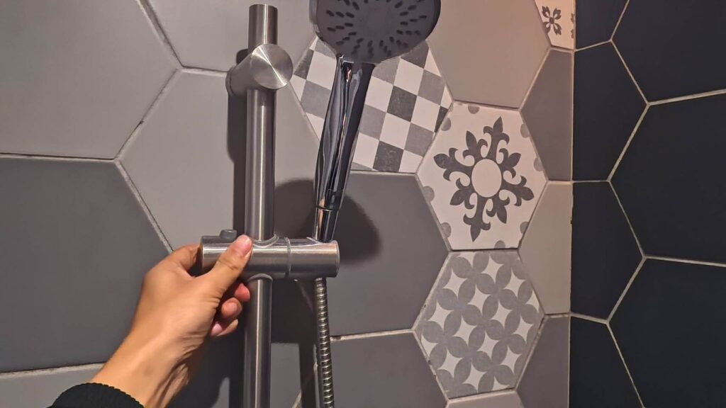 煙波花時間浴室蓮蓬頭高低位置調整