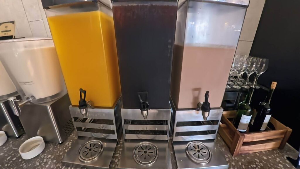 煙波花時間餐廳的飲料及紅酒