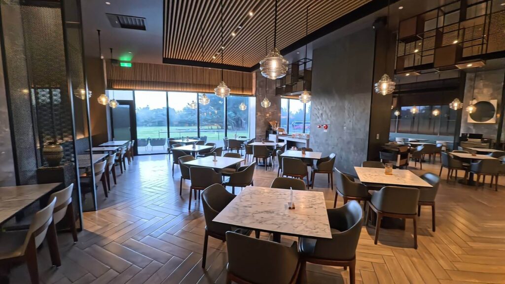 煙波花時間餐廳用餐環境，採光和氣氛都很棒