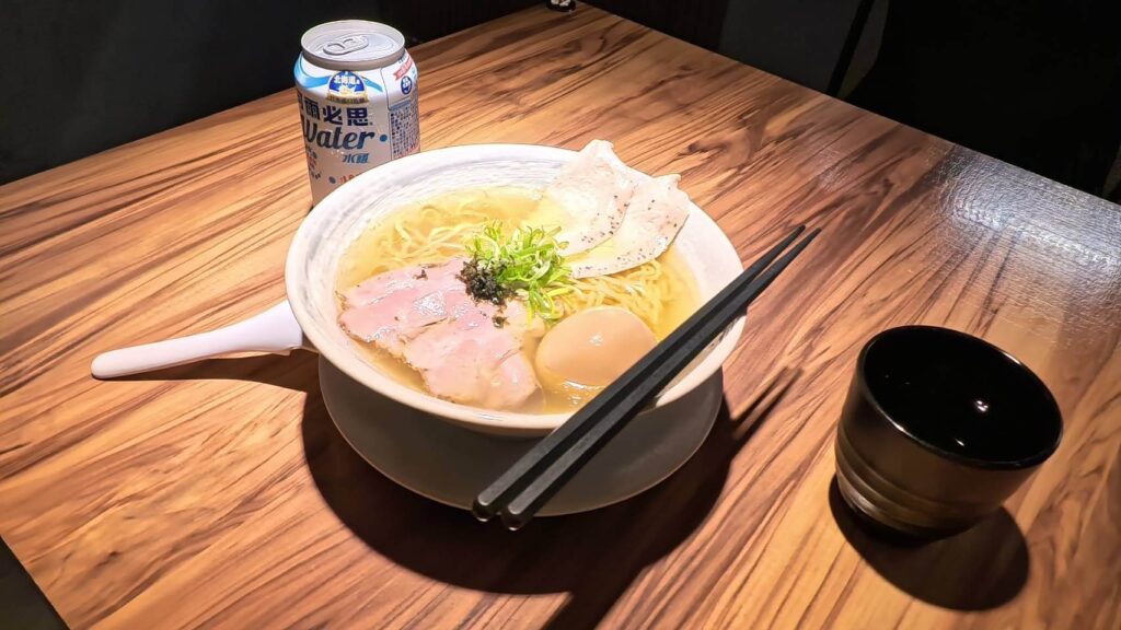 丸舢餐點的份量，男生來說有點少