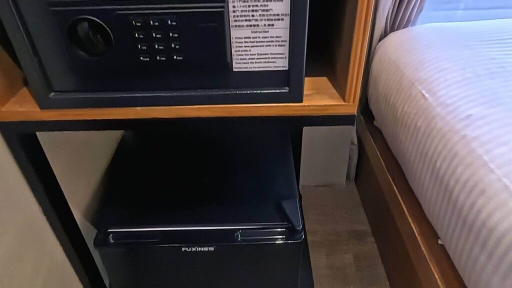 正旅館信義保險櫃及小冰箱