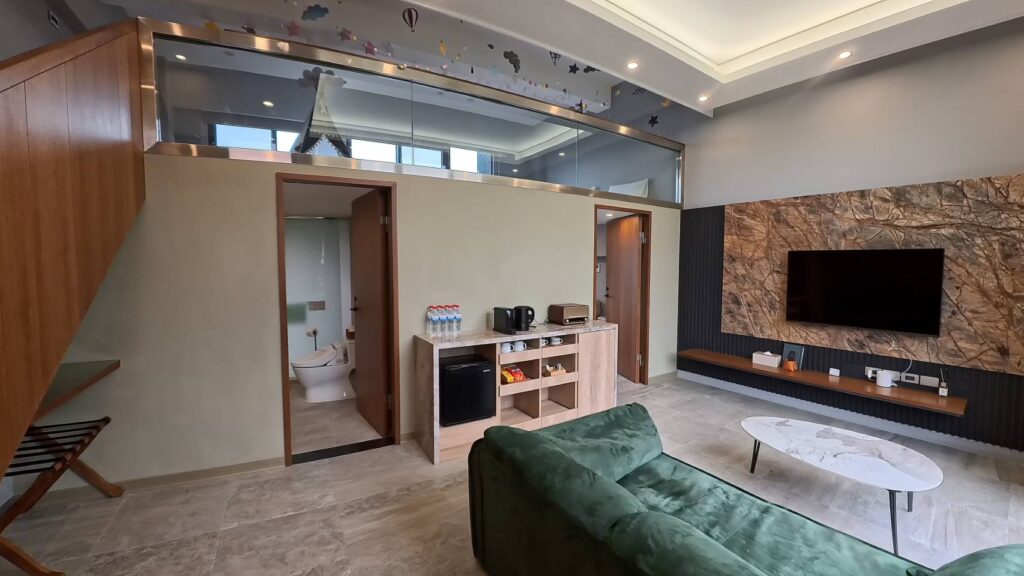 w星空villa-w06房型，樓中樓設計得格局，在一樓也有床鋪可休息