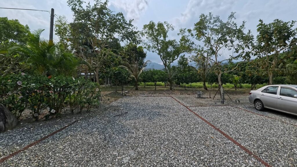 w星空villa巴士停車格，另外有8格停車位，數量非常充裕