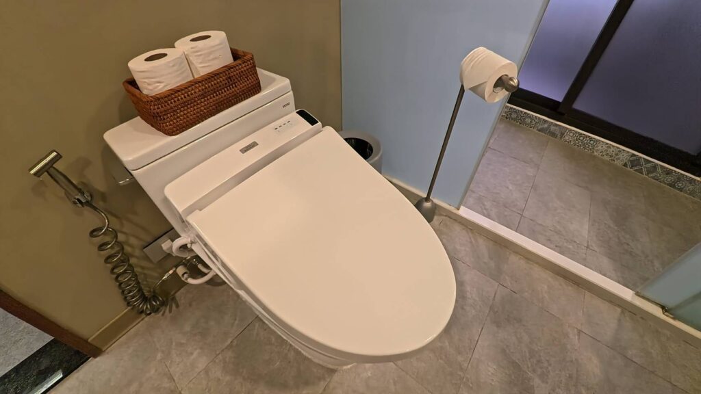 w星空villa高級設備TOTO免治馬桶，有多段功能可自行調整