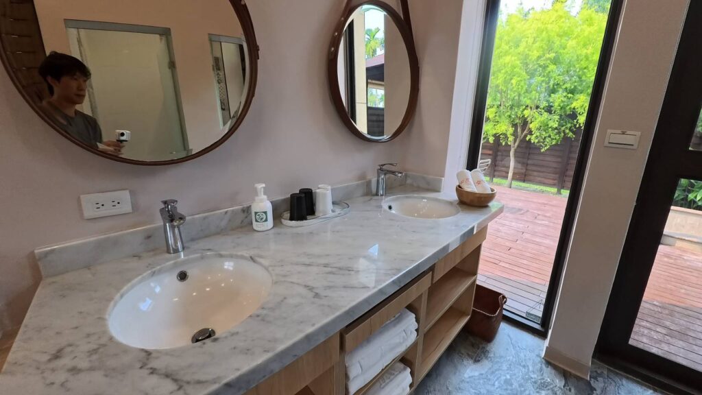 親子房雙洗手台設計，如廁都不需要等候，非常方便