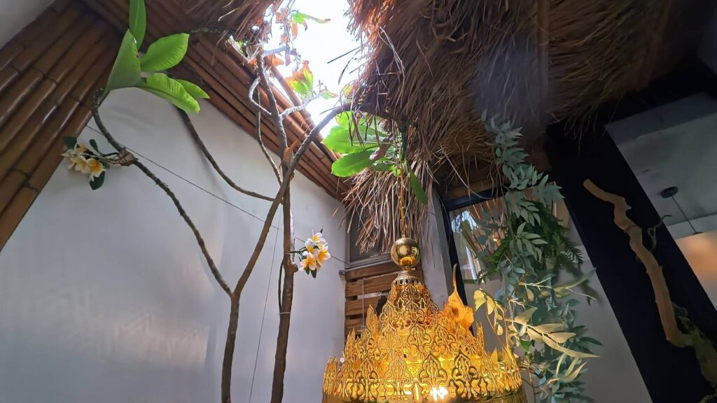 費斯玻璃屋費斯玻璃屋Q號房浴缸天井窗，自然光灑下，非常舒適