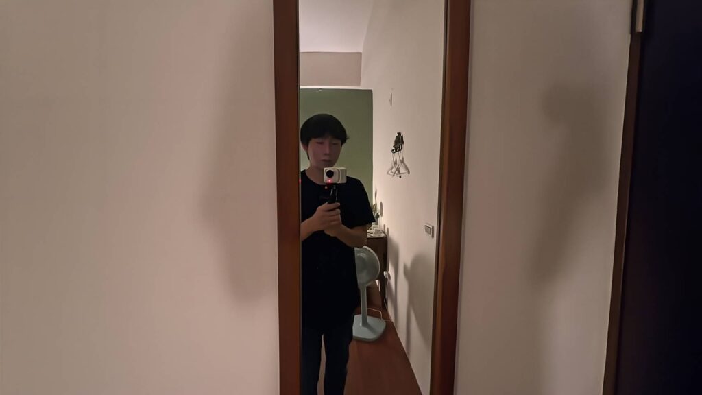 微笑的狗民宿房間全身鏡